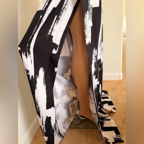 Solace London Abstract Black and White Women's Pants - Picture 6 of 12